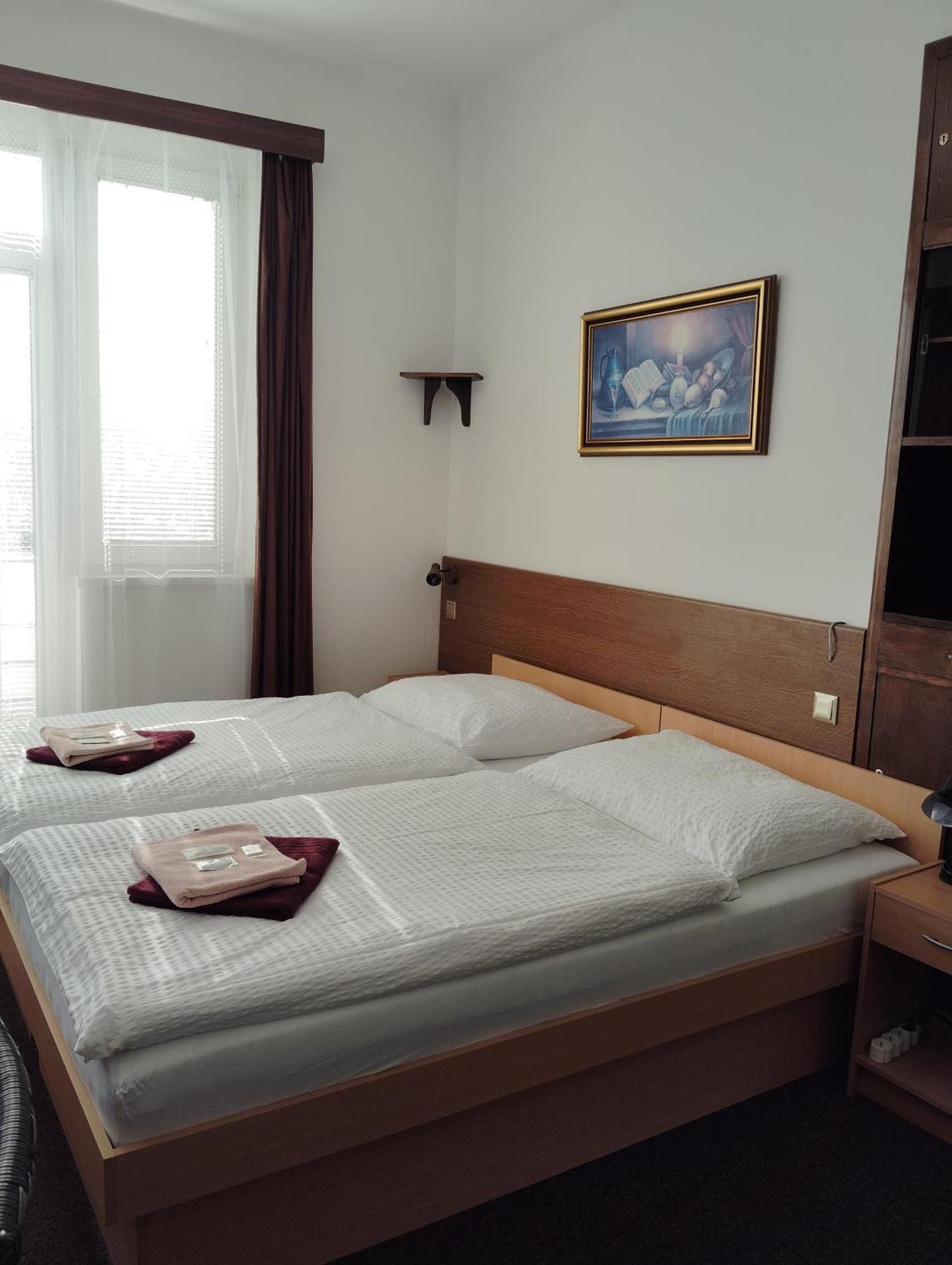 Hotel Lux 3*